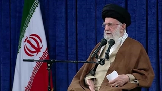 سیاست راهبردی امام آوردن مردم به صحنه بود - رهبر معظم انقلاب