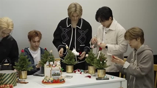 لایو گروهی Stray Kids در SLBS + زیرنویس فارسی