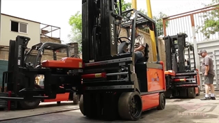 راهرو باریک لیفتراک VNA بهترین تجهیزات انبار دارى با سیستم قفسه بندى Try latral Fork lift
