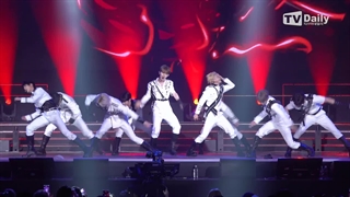 اجرای crush زیروبیسوان در SHARING & TOGETHER CONCERT کیفیت 1080