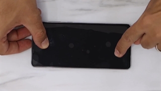 آیا گلس سرامیکی و نشکن میتواند از صفحه نمایش گوشی محافظت کند؟