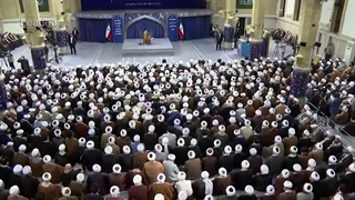 پرسش خبرنگار از برخی ائمه جمعه در دیدار با رهبر معظم انقلاب ۱۴۰۲/۱۰/۲۷