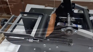 لیبل چسبان نیمه اتوماتمخصوص ظروف گردمحصو شرکت سپندافزار