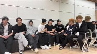 لایو گروهی STRAY KIDS به مناسبت کریسمس همراه زیرنویس فارسی آنلاین♡♡