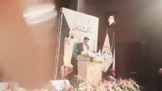 اهدای تندیس ملی فداکاری به دکتر جواد مولایی مدیر کل امور مجلس نظام پزشکی کشور جراحی بینی