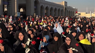 گل‌هایی برای شریک شدن در شادیِ امام مهربانی‌ها