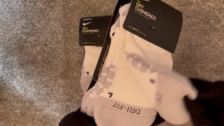 آنباکس جوراب نایک NIKE SX5571-100 با فناوری DRI-FIT