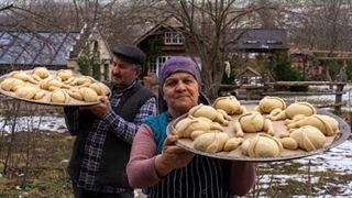 آشپزی در طبیعت : طرز تهیه پای مرغ ( کلوچه مرغ) به روش روستایی - موج کره ای