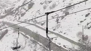 حال‌هوای برفی تهران در سعدآباد و دربند