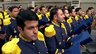 سرود آئینه خورشید با اجرای گروه رزم‌نوازان نیروی هوایی ارتش ۱۶ /بهمن/ ۱۴۰۲