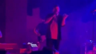 ادبیات تند و باورنکردنی زانیار خسروی در کنسرتش