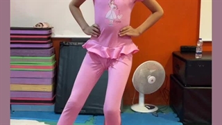 سرگرمی مهارت ژیمناستیک مجری دلارام علوی