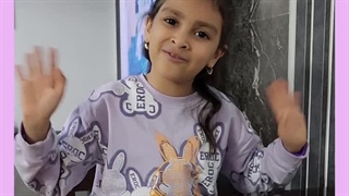 سرگرمی منچ بازی مجری دنیز عابدینی