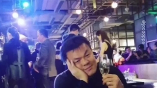 موقعیت: تو با جی‌وای‌پی قرار گذاشتی !