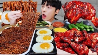 اسمرفود SIO asmr ( سیو ) : چالش خوردن مرغ با سس باربیکیو و نودل جاجانگمیون و... ( موکبانگ ) - موج کره ای