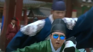 یکی از دلایلم برای دیدن سریال مهتاب‌نقاشی‌شده‌با‌ابرها همین ویدیو بود…