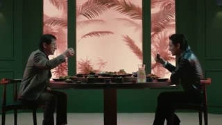 V and Jackie Chan are now #ExperienceLimitlessWithSimInvest