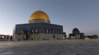 صدای زیبای اذان از مسجد الاقصی در اوج بمبارانهای رژیم صهیونیستی در غزه - طوفان الاقصی