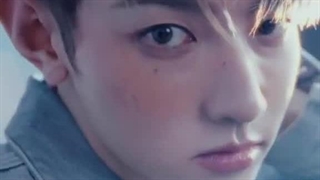 ژانگ هائو زیروبیسوان برای Cosmopolitan Korea April 2024 Issue