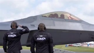 ویدئوی دیدنی از جنگنده F22 رپتور