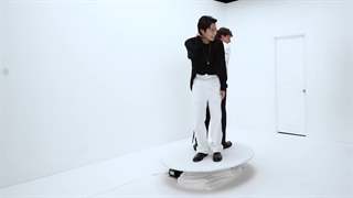 پشت صحنه ی LEFT AND RIGHT