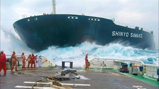 یک‌روز زندگی، داخل بزرگ ترین نفتکش جهان!!