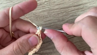 ویدئو آموزش رایگان بافت کلاه با طرح گل