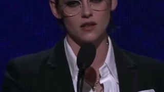 بدون‌شک‌مامی‌ترین‌مامی...ازین‌جذابیت‌به‌ما‌نمیرسه؟!