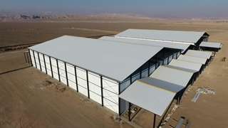 نمونه ای از اجرای پروژه ساندویچ پانل سقفی و دیواری -شرکت مدرن پانل