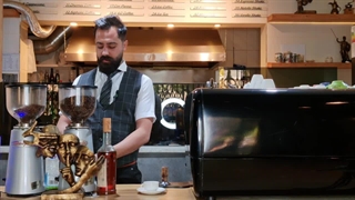 آموزش باریستا(پارت38)  طرز تهیه قهوه سینامون با طعم دارچین