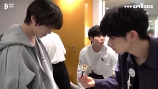 پشت صحنه‌ی ضبط آلبوم Minisode3 Tomorrow از گروه TxT قسمت 2 با زیرنویس فارسی