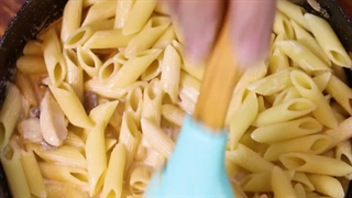 طرز تهیه پاستا خانگی