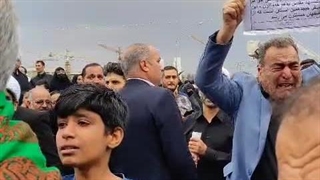 بی قراری پیرمرد اصفهانی در سوگ رئیس جمهور