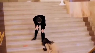 وای خدا دارم نمیتونم پشت صحنه این قسمت واقعا سمه"""دونده دوست داشتنی