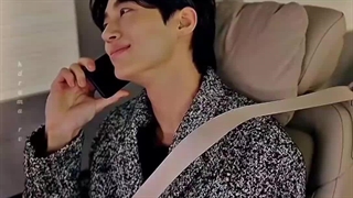 کسی که اینطوری از شنیدن صدات ذوق کنه و  بشنوه . وو سوک پسر مهربونم:)