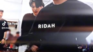 اصلا وضعیت تیک تاک خوب نیست این اهنگ تسخیرش کرده