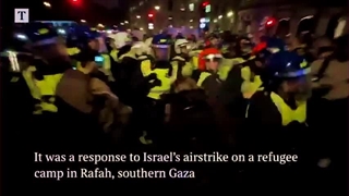 در جریان اعتراض جنگ غزه به فلسطین در لندن پلیس زخمی و ۴۰ تن دستگیر شد !!