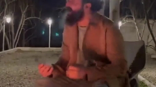 آهنگ هوروش بند به نام زیر بارونا گمم