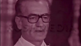 بازدید محمدرضا شاه پهلوی از اسکله نظامی بندرعباس و سخنرانی برای افسران نیروی دریایی شاهنشاهی و خانواده شان