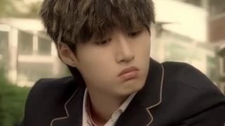 جوری که صداش میزنه"جه مینااا">>>فرندشیپشون خیلی قشنگه>>