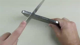 تست مقاومت آیفون 15 پرو تیتانیوم: مبارزه 15 پرو با چکش و چاقو