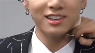 تهیونگ: جونگ‌کوک تو فقط بخند:)