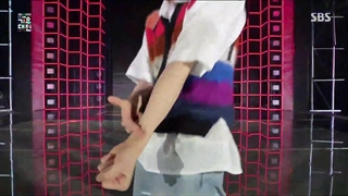 اجرای کاور TXT با آهنگ DNA از BTS