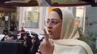 تیکه این خانوم به پزشکیان: پدر نابینای‌من هم نهج‌البلاغه بلده!