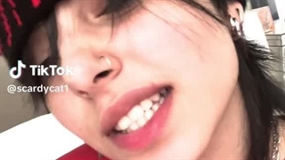 اصن ترکیب این اهنگ و بچه زیبامممم واییییی من مردم واسه ایشونننننن (عررررررررررررررررررر وای خدااااا فداش بشم وایییییی عررررررر)