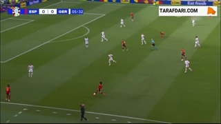 مصدومیت پدری در دقایق ابتدایی بازی اسپانیا و آلمان و خروج از زمین (اسپانیا 0-0 آلمان)