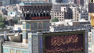 اعلان عزای سیدالشهدا(ع) بر فراز گلدسته های بارگاه منور رضوی