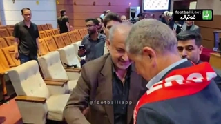 شال سرخ پرسپولیس روی دوش گاریدو