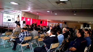 اجرای خواننده پاپ در جشن شرکت خصوصی