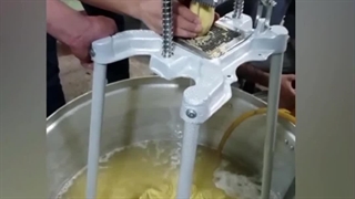 خلال سیب زمینی خرید دستگاه خلال کن سیب زمینی درمدل های مختلف ۰۹۹۱۴۶۰۱۵۰۳